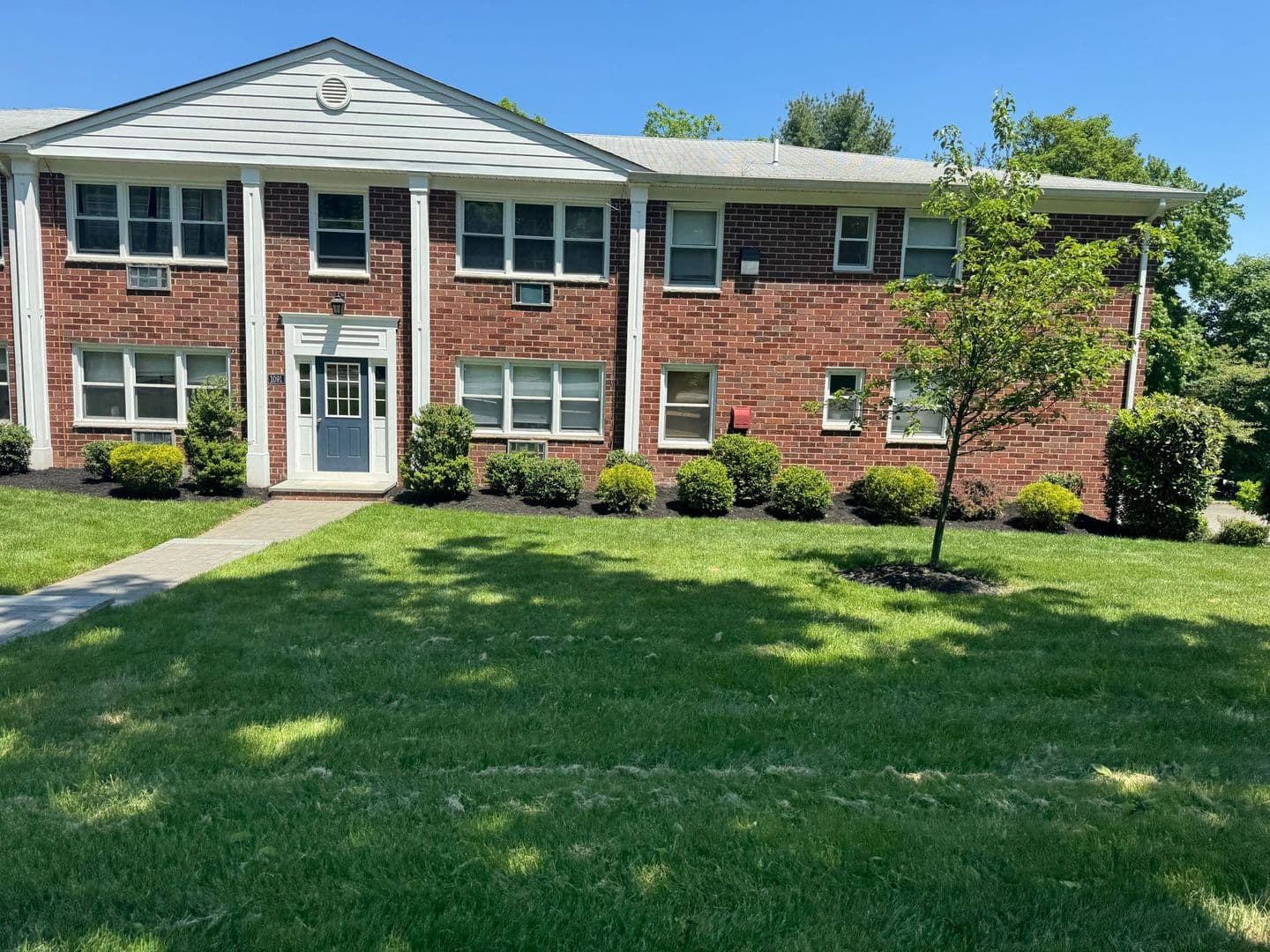 Cedar Grove Apartment: 1059 Pompton Avenue