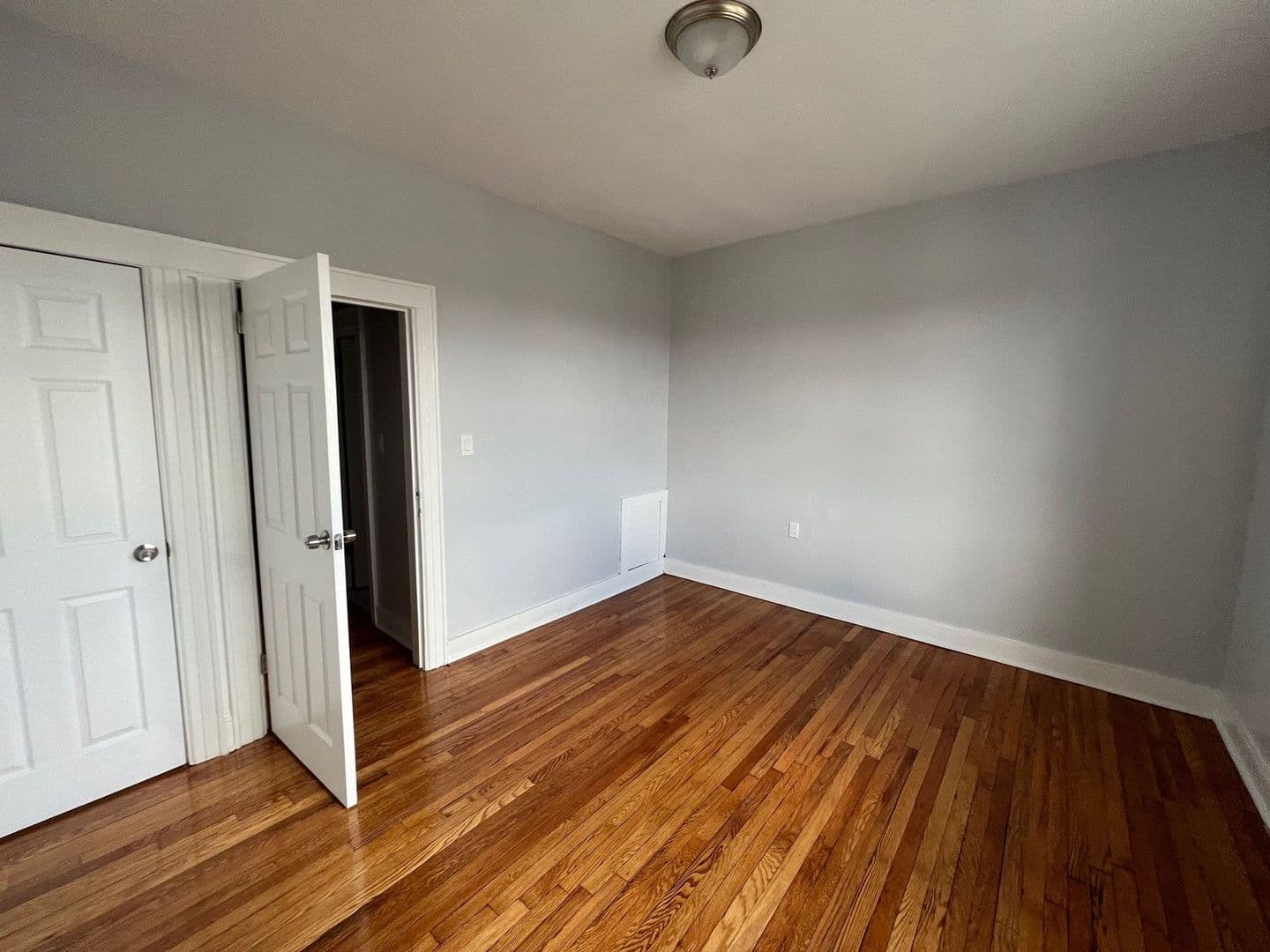 Bloomfield Apartment: 48 Hill Street