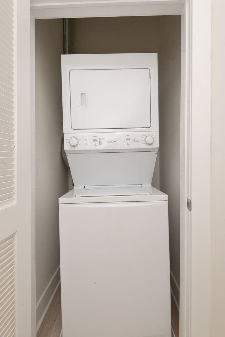 Jersey City Apartment: 280 Fairmount Avenue