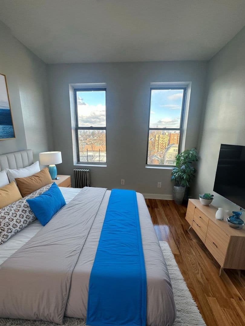 Union City Apartment: 4603 Hudson Avenue