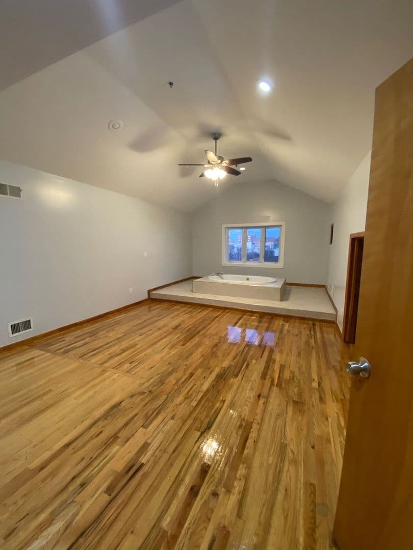 Union City Apartment: 812 New York Avenue