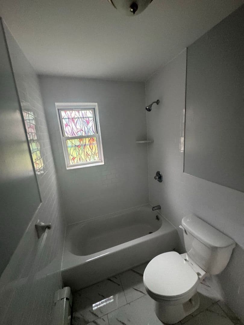 Cedar Grove Apartment: 1059 Pompton Avenue
