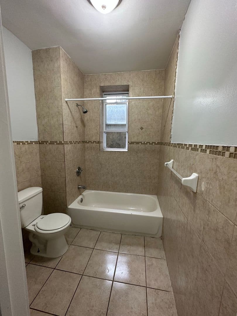 Union City Apartment: 422 5th Street