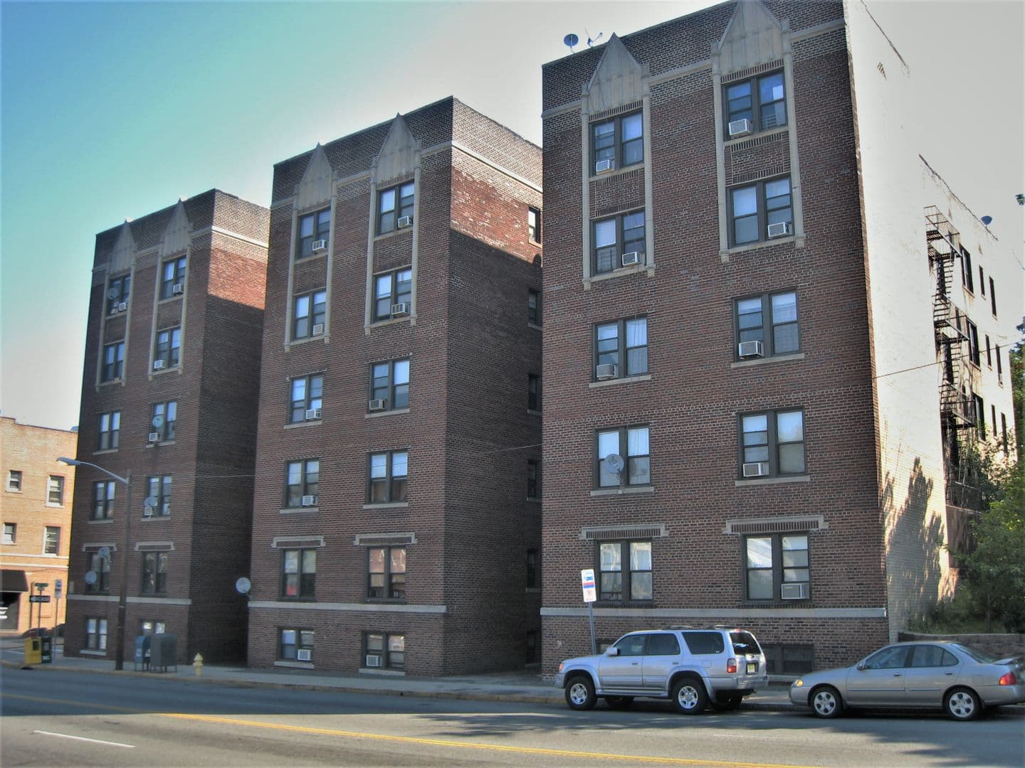 Bloomfield Apartment: 48 Hill Street