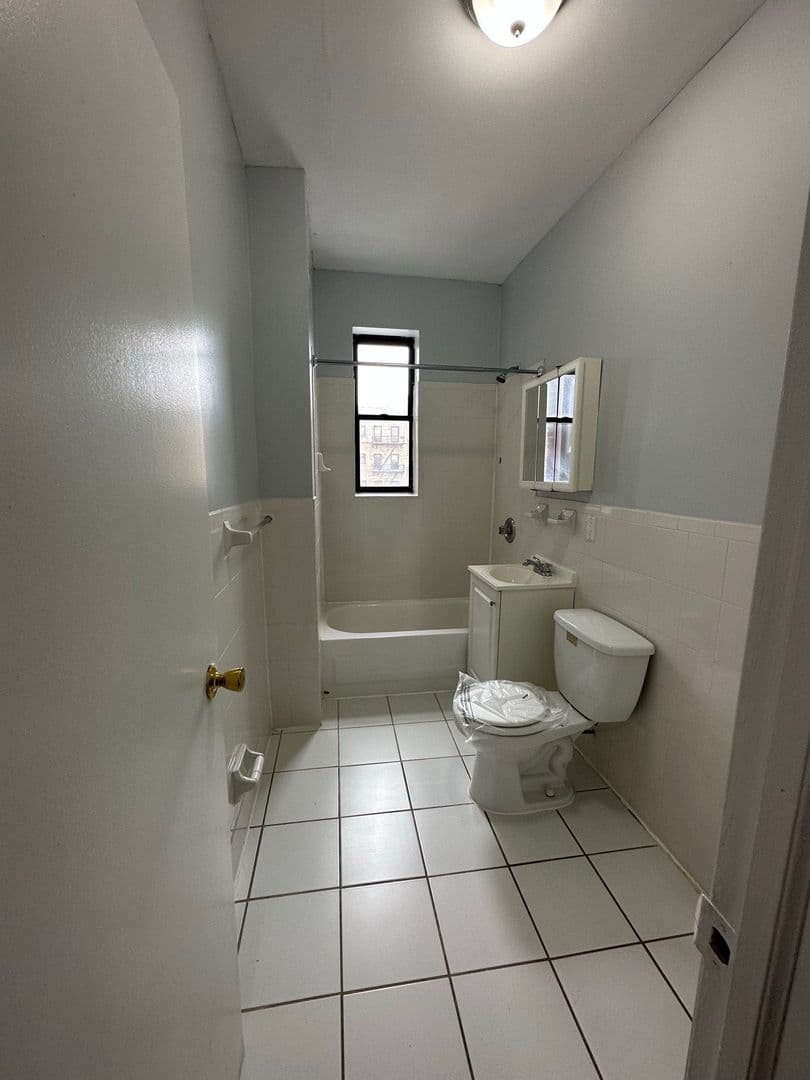 Union City Apartment: 3343 Park Avenue