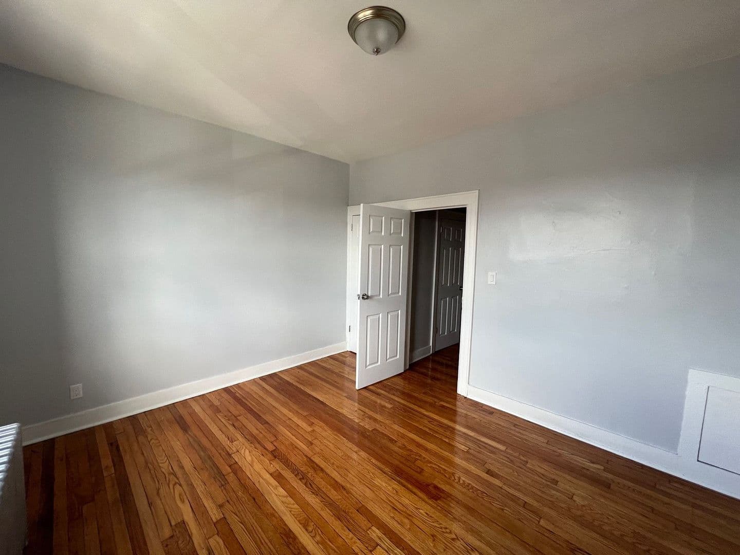 Bloomfield Apartment: 48 Hill Street