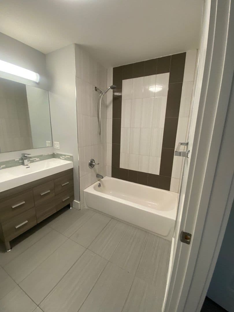 West New York Apartment: 5208 Polk Street