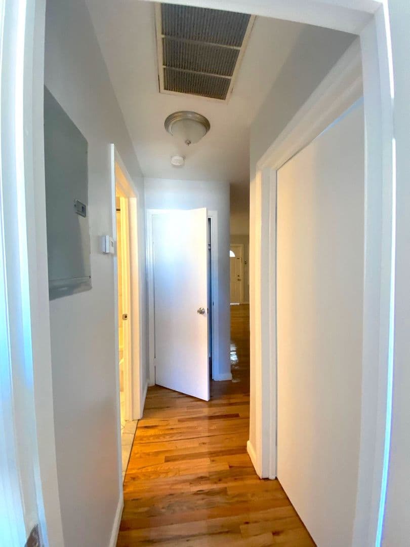 Union City Apartment: 812 New York Avenue