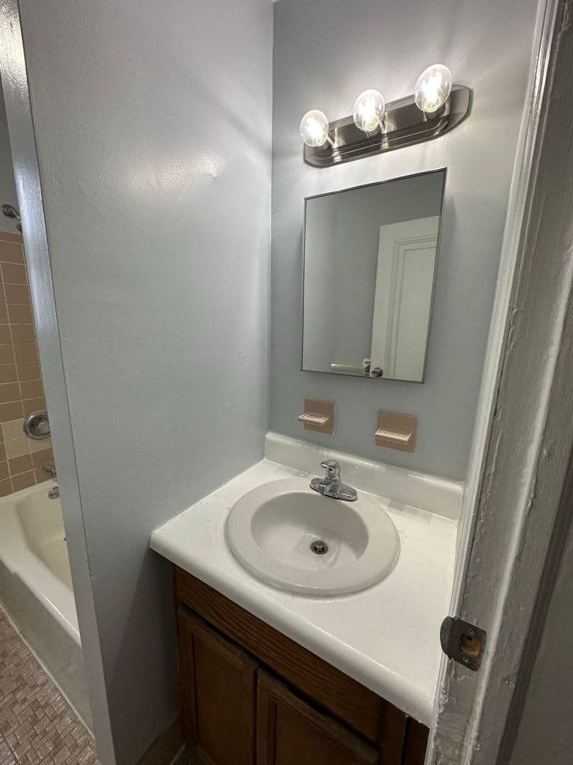Palisades Park Apartment: 1 West Palisades Blvd