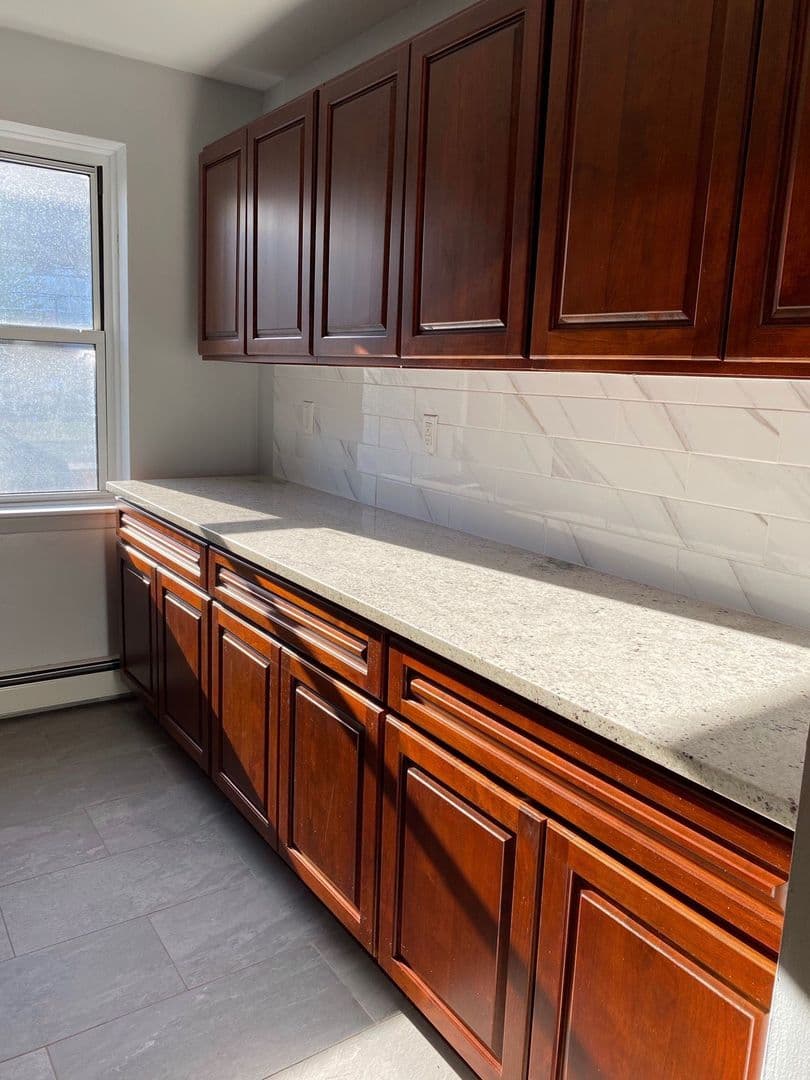 Cedar Grove Apartment: 1059 Pompton Avenue