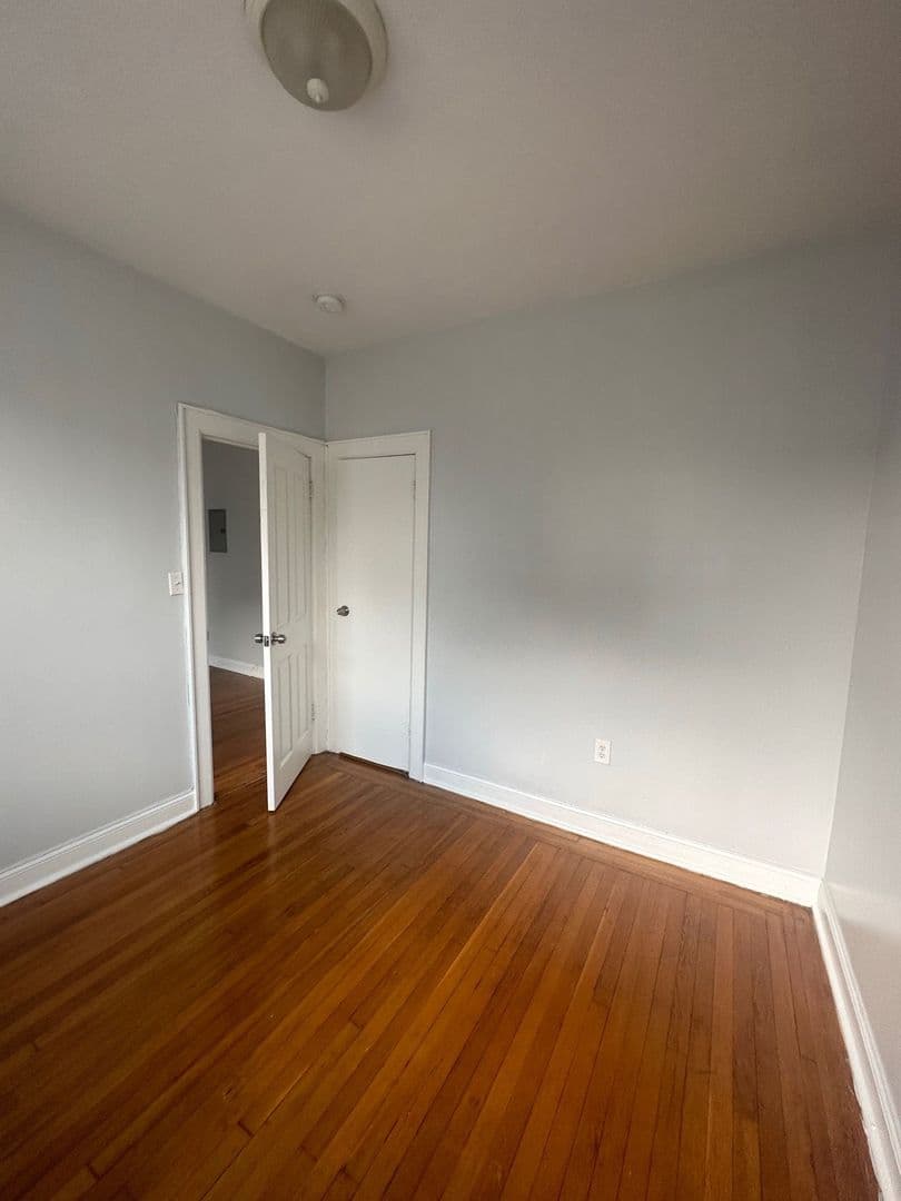 Union City Apartment: 509 47th Street