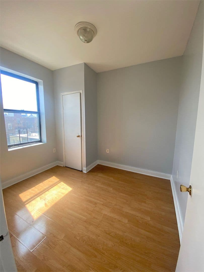 West New York Apartment: 6412 Park Avenue