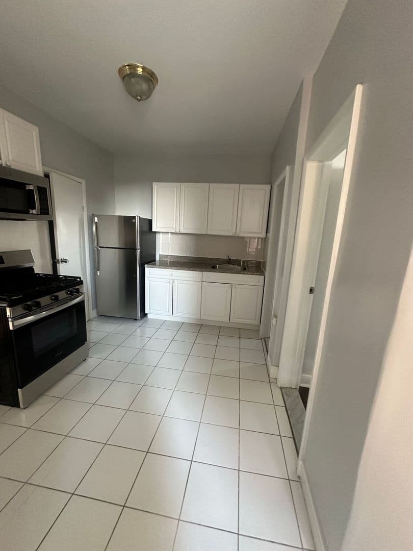 Union City Apartment: 509 47th Street