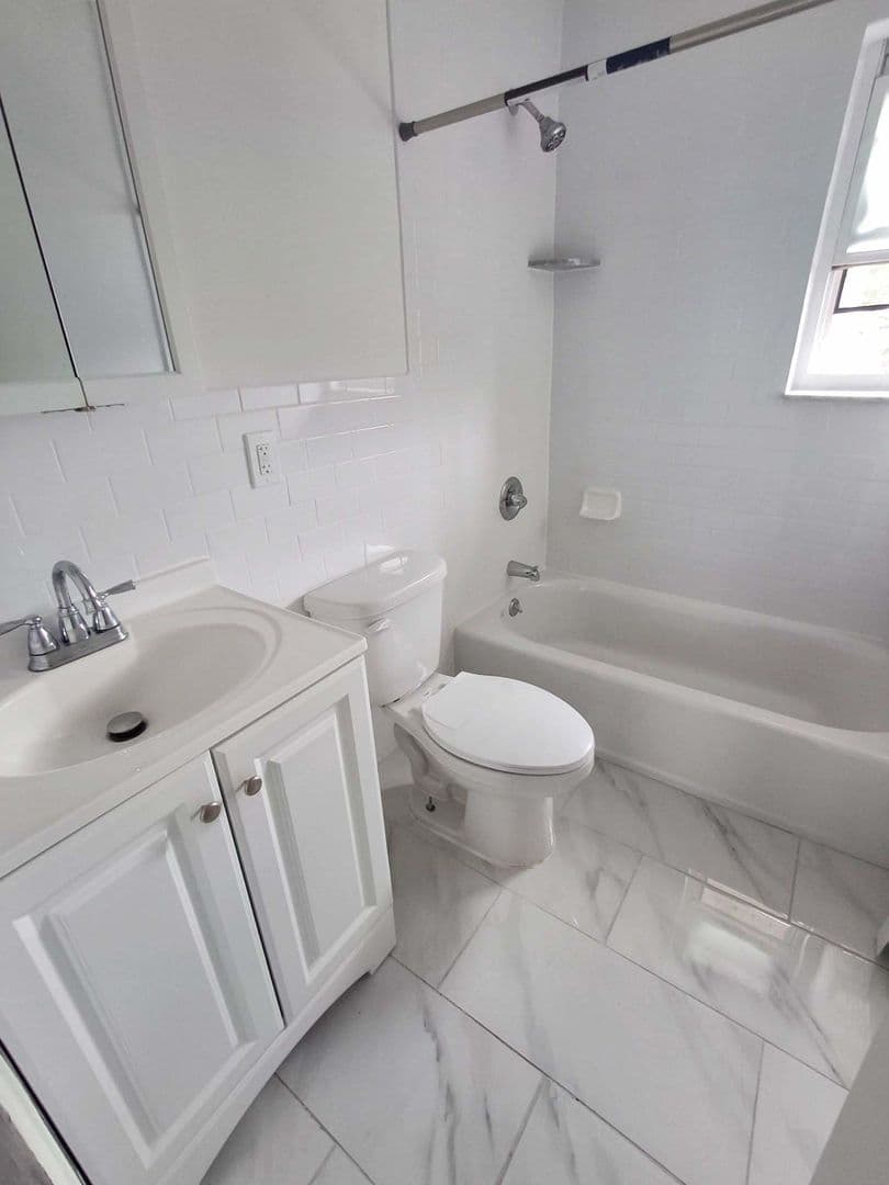 East Rutherford Apartment: 351 Van Winkle Street