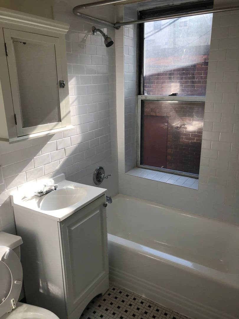 Weehawken Apartment: 4614 Park Avenue