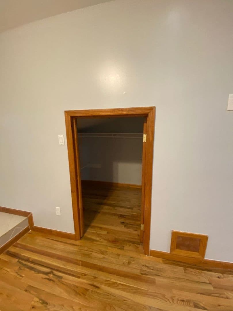 Union City Apartment: 812 New York Avenue