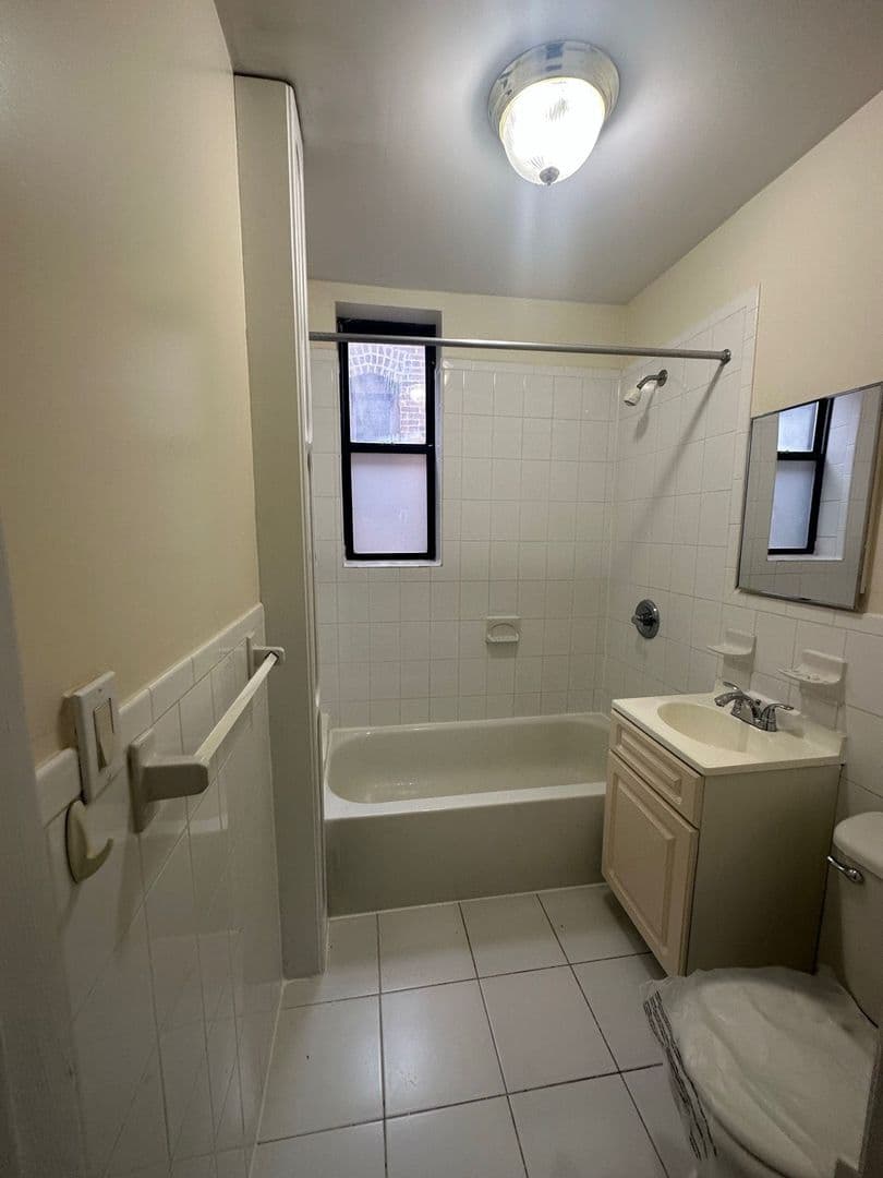 Union City Apartment: 3343 Park Avenue