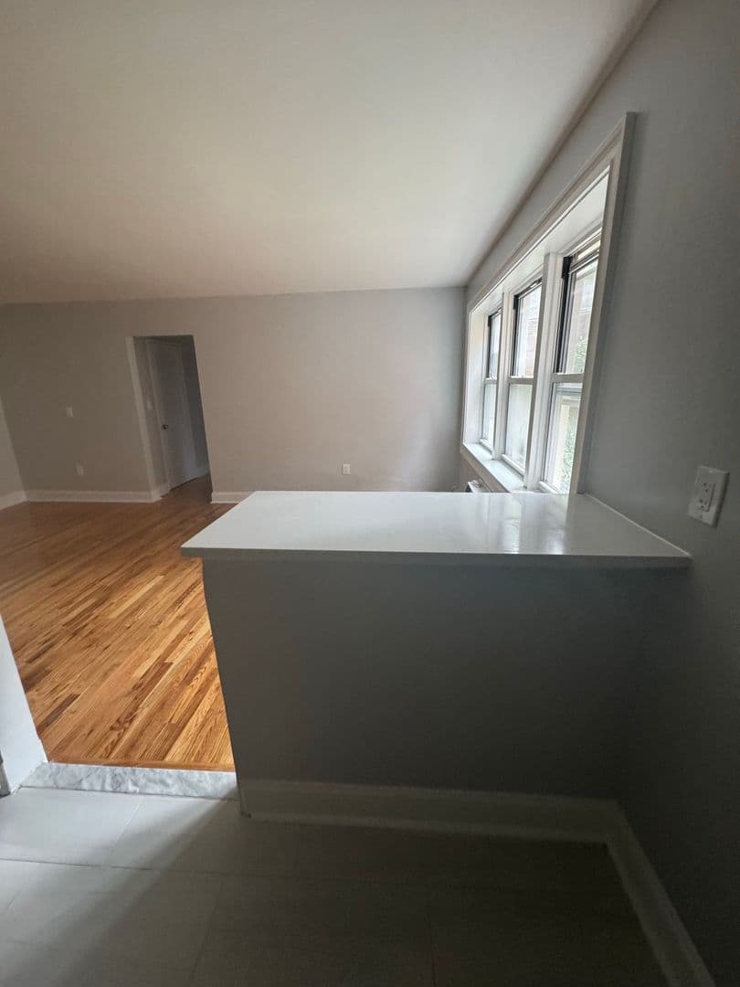 Cedar Grove Apartment: 1059 Pompton Avenue