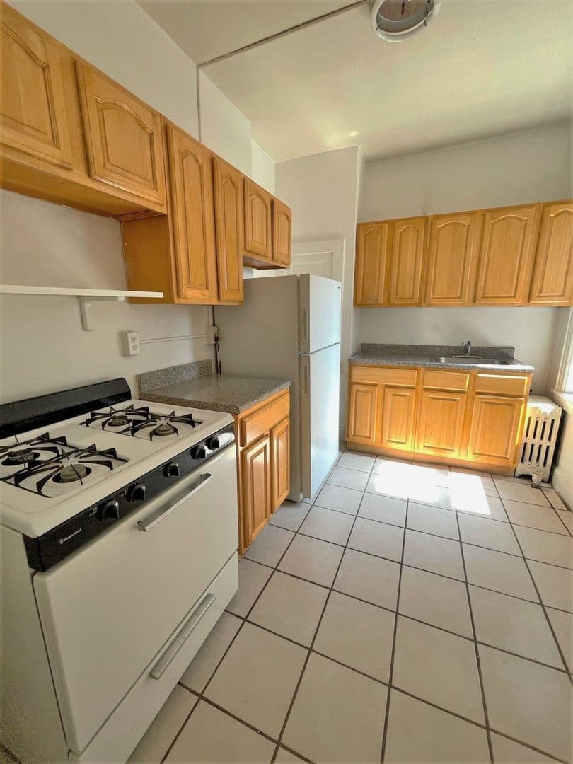 Bloomfield Apartment: 48 Hill Street