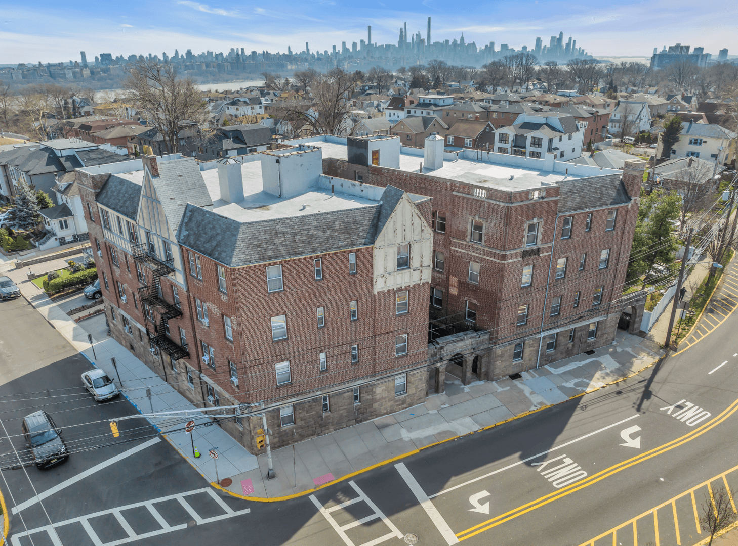 Cliffside Park Apartment: 658-660 Palisade Avenue