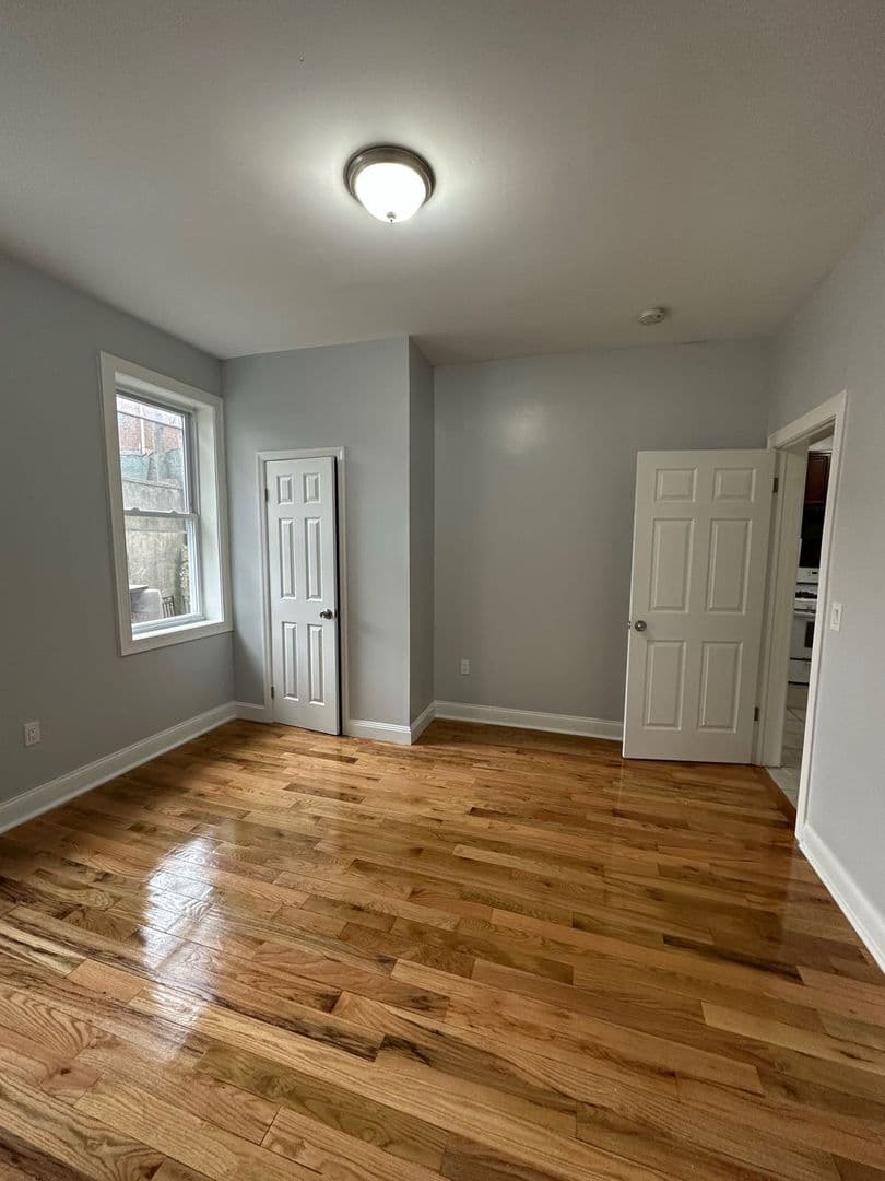 Union City Apartment: 422 5th Street