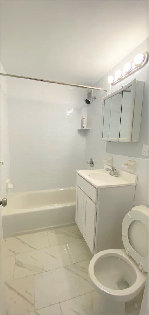 Weehawken Apartment: 700 Boulevard East