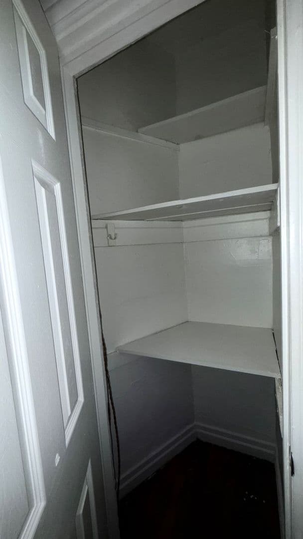 Jersey City Apartment: 114 Glenwood Avenue