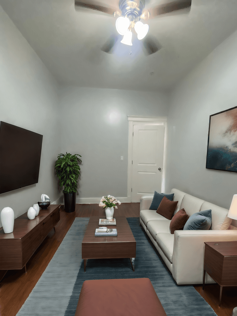 Union City Apartment: 620 8th Street