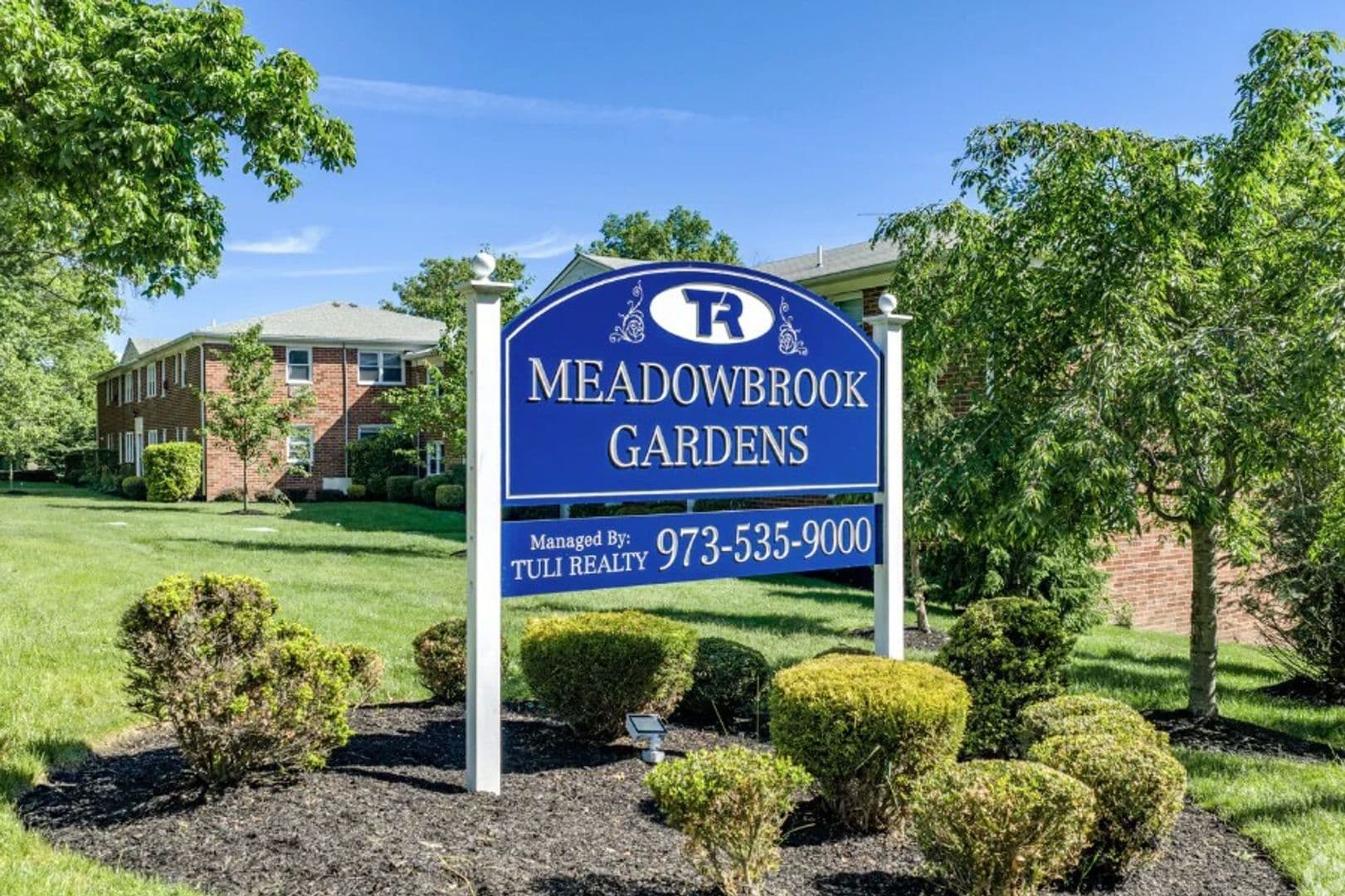 Cedar Grove Apartment: 1059 Pompton Avenue