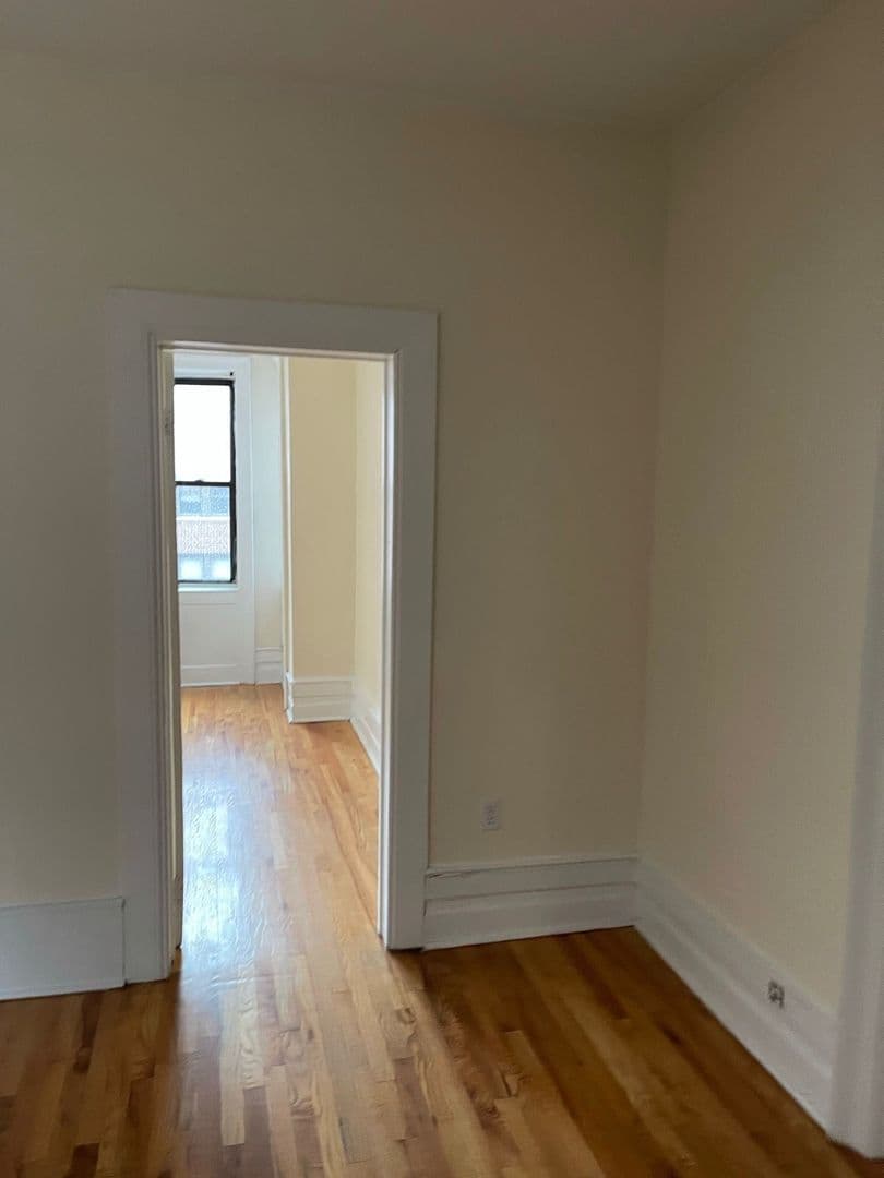 Jersey City Apartment: 319 Fairmount Avenue
