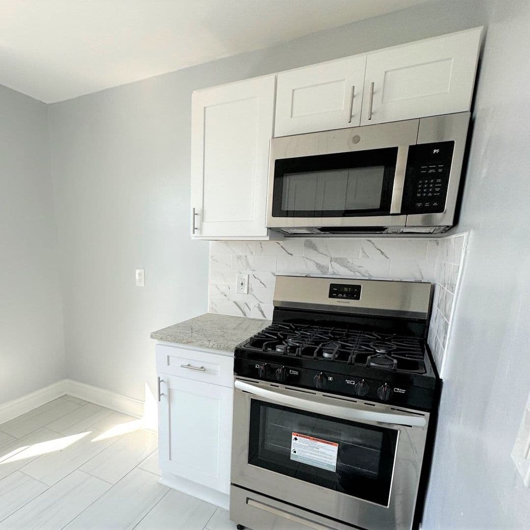 Weehawken Apartment: 4614 Park Avenue