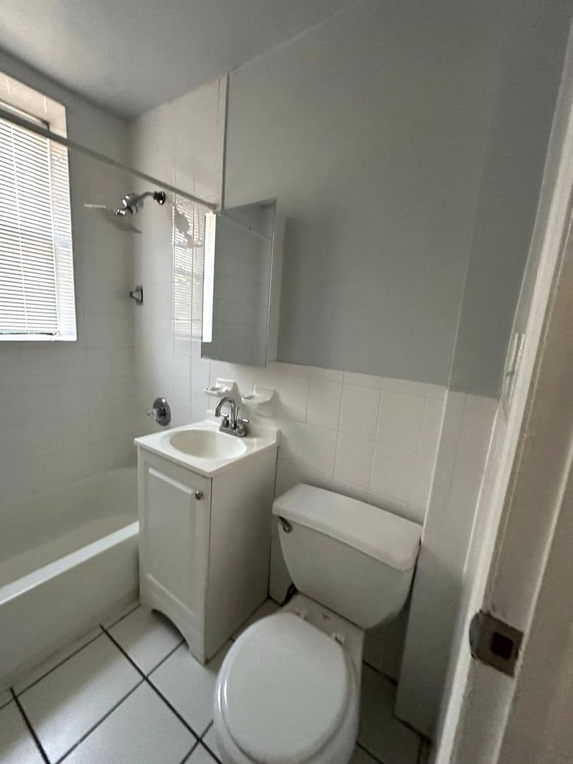 Union City Apartment: 509 47th Street