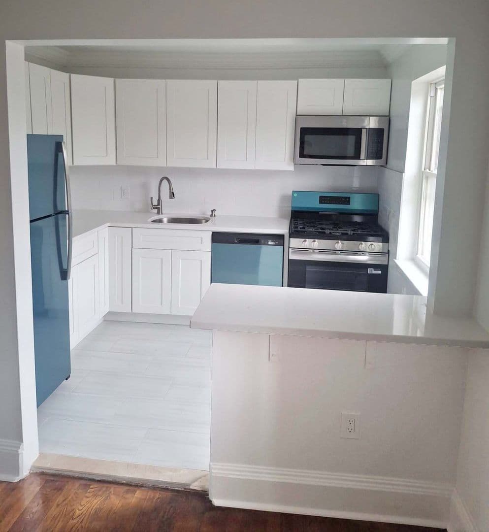East Rutherford Apartment: 351 Van Winkle Street