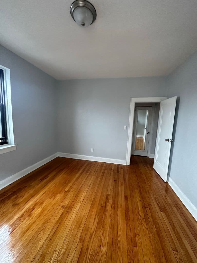 Palisades Park Apartment: 1 West Palisades Blvd