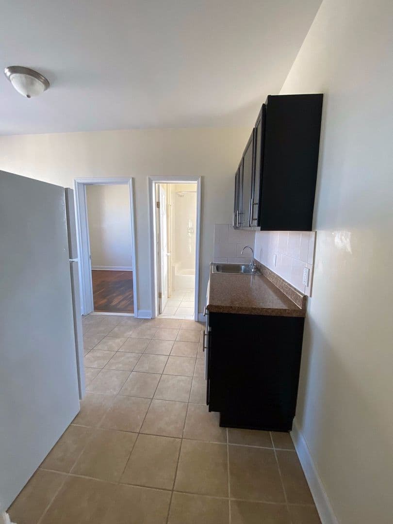 Union City Apartment: 509 47th Street