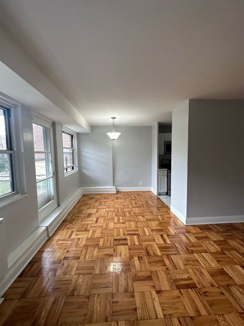 Weehawken Apartment: 700 Boulevard East