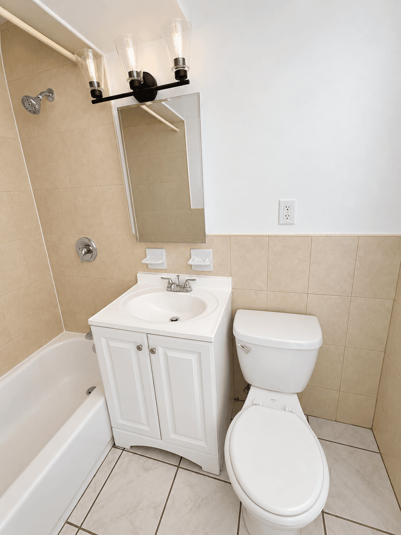Jersey City Apartment: 160 Thorne Street