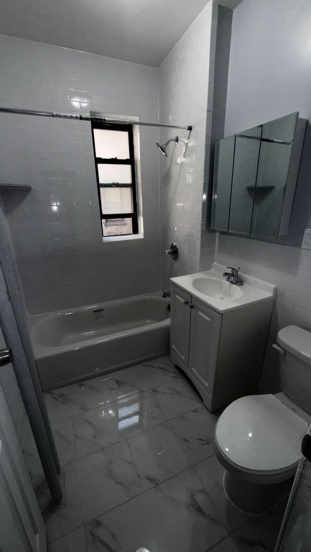 Jersey City Apartment: 114 Glenwood Avenue