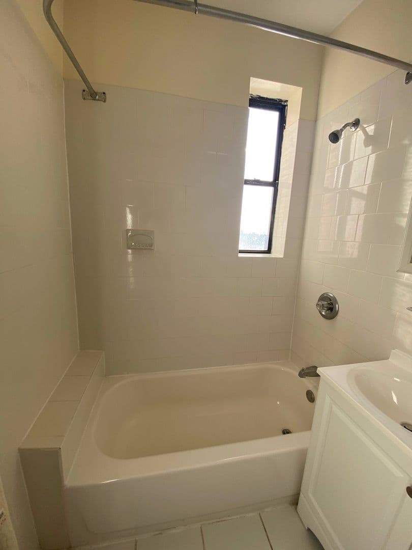 Union City Apartment: 509 47th Street