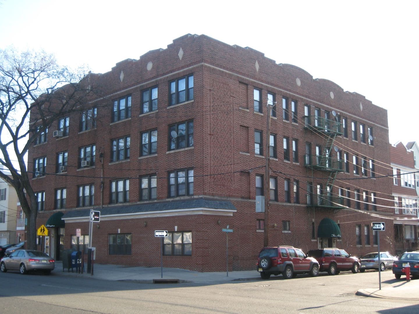 Bayonne Apartment: 458 Kennedy Blvd.