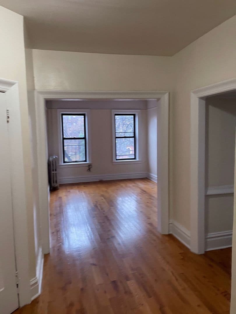 Jersey City Apartment: 343 Fairmount Avenue