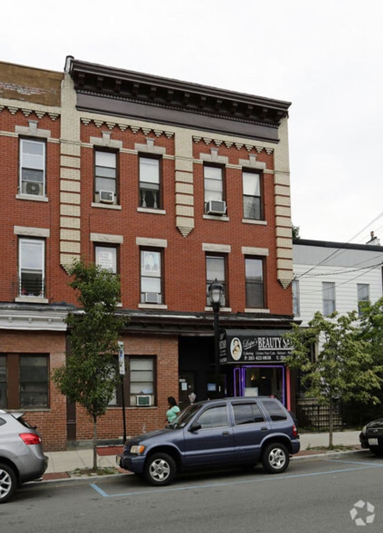 Union City Apartment: 1409 New York Avenue