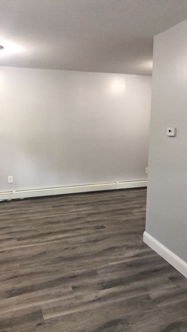 Cedar Grove Apartment: 1059 Pompton Avenue
