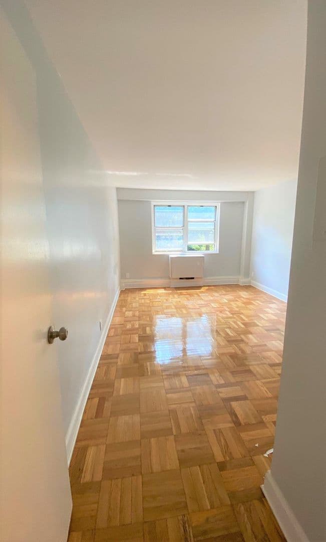 Weehawken Apartment: 700 Boulevard East