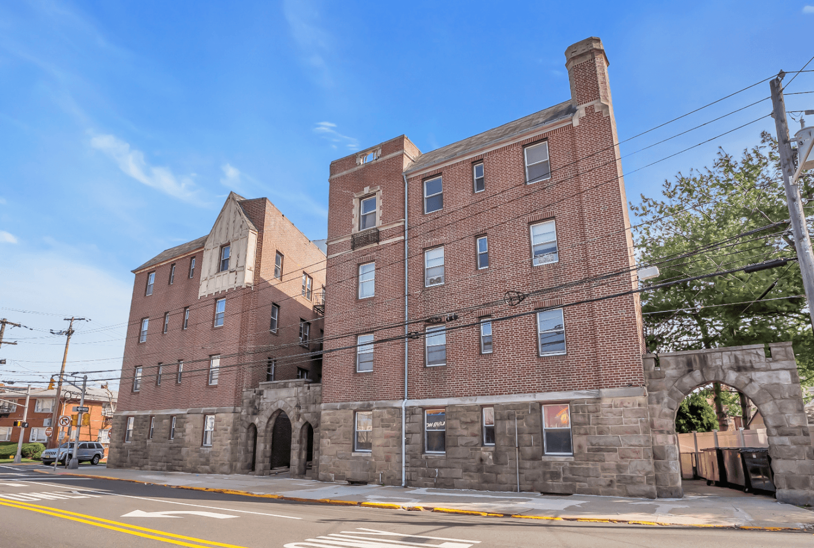 Cliffside Park Apartment: 658-660 Palisade Avenue