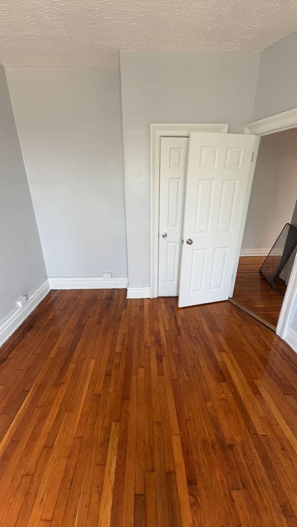Bayonne Apartment: 1111-1113 Kennedy Boulevard