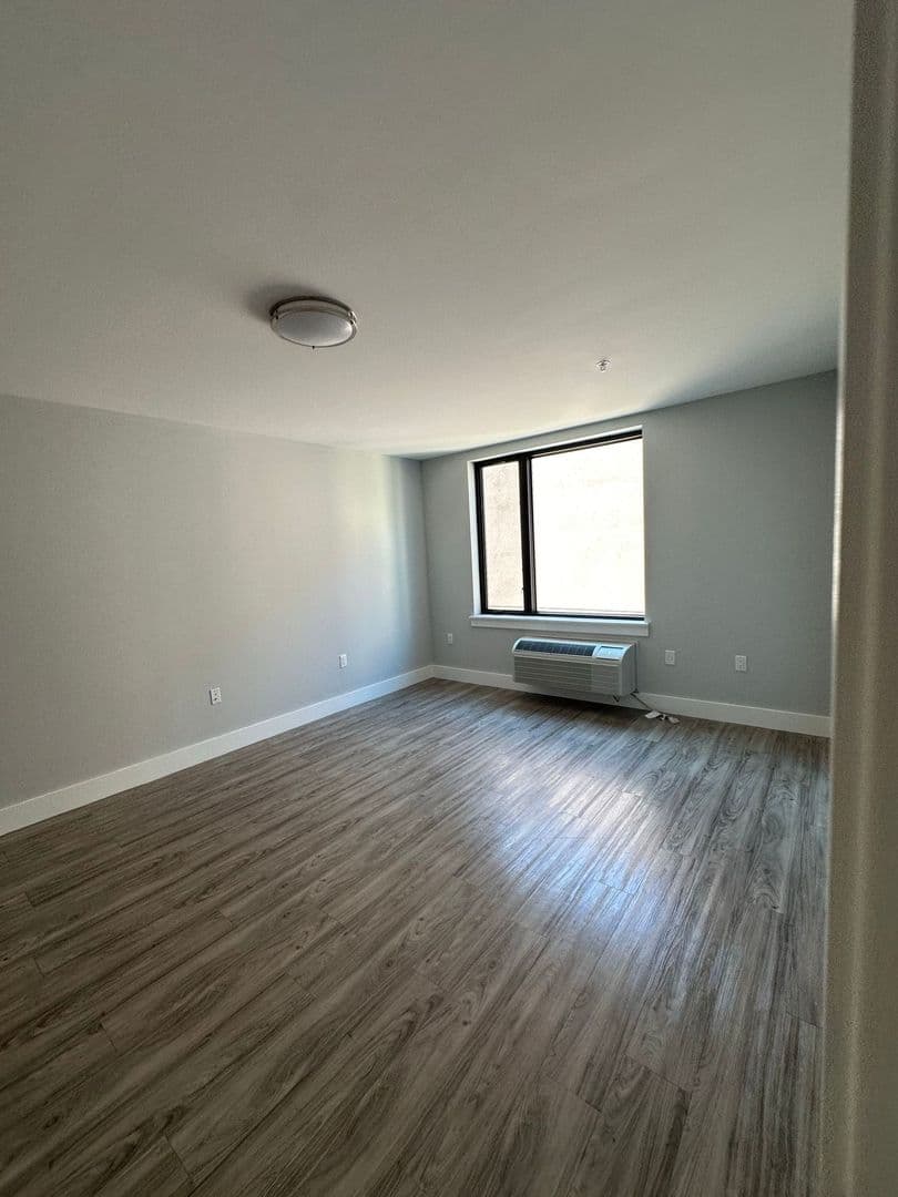West New York Apartment: 5208 Polk Street