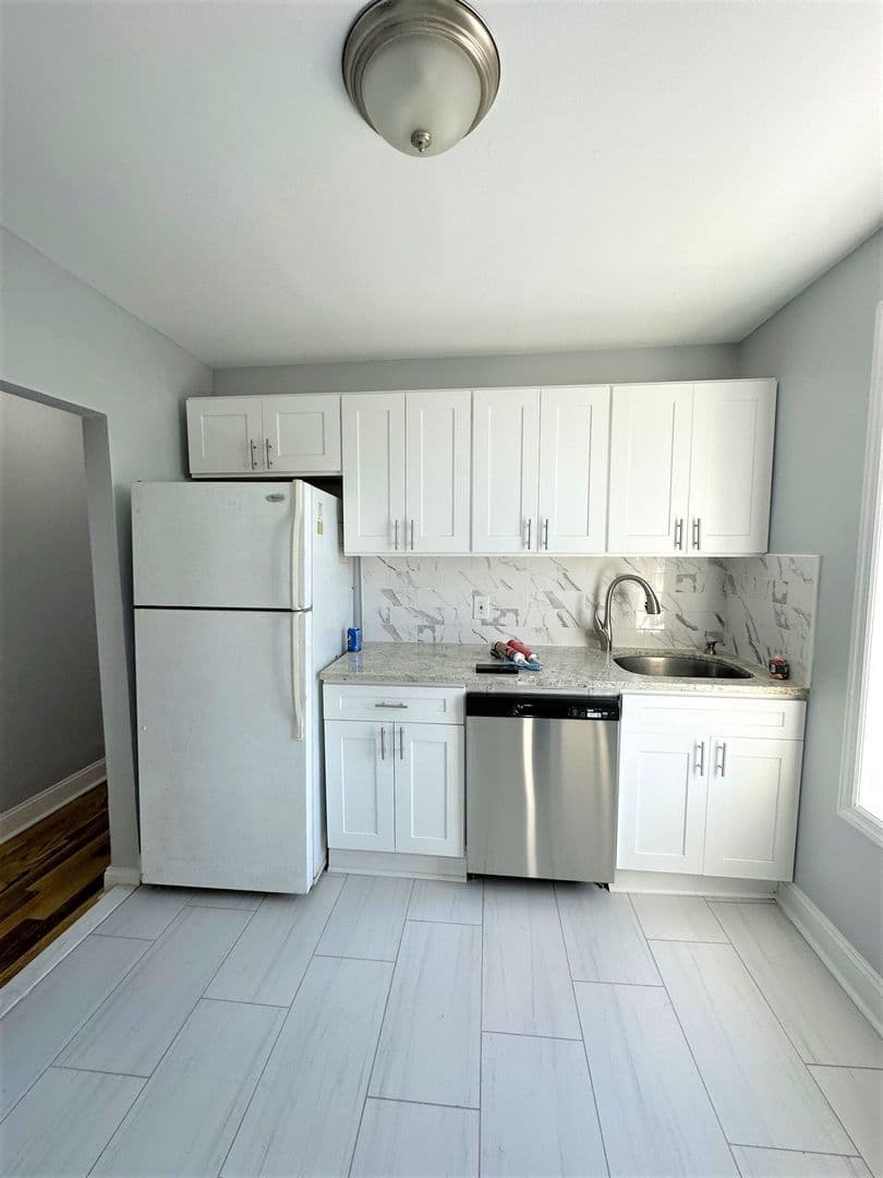 Weehawken Apartment: 4614 Park Avenue