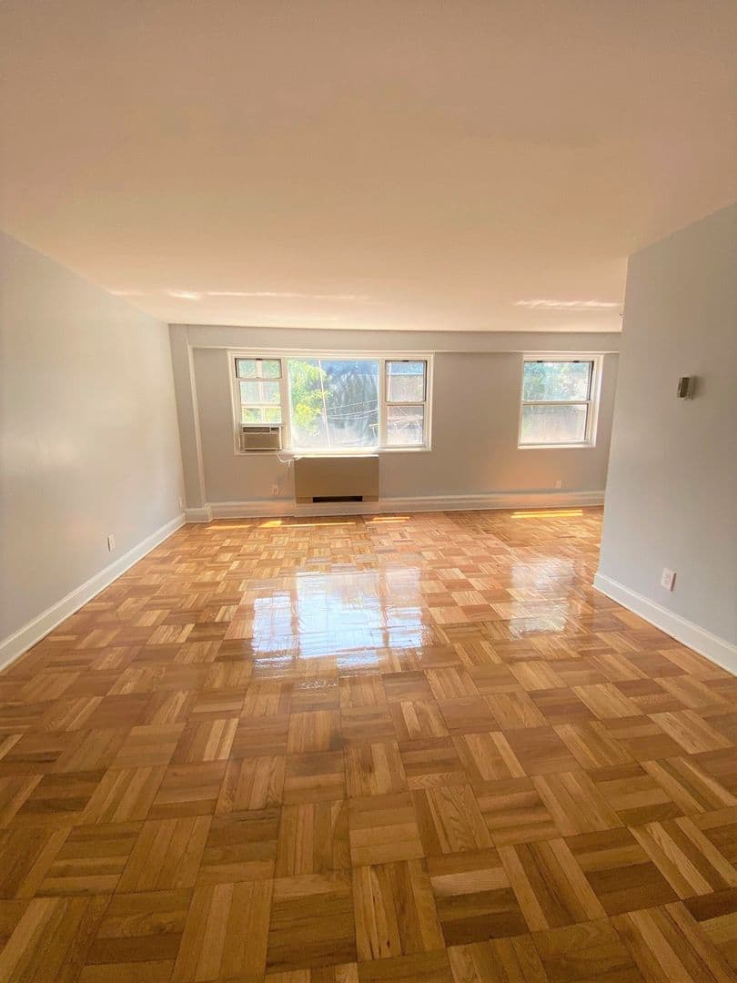 Weehawken Apartment: 700 Boulevard East