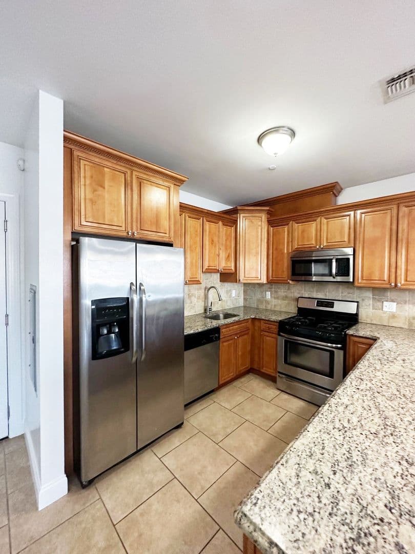 Guttenberg Apartment: 422-430 68th Street
